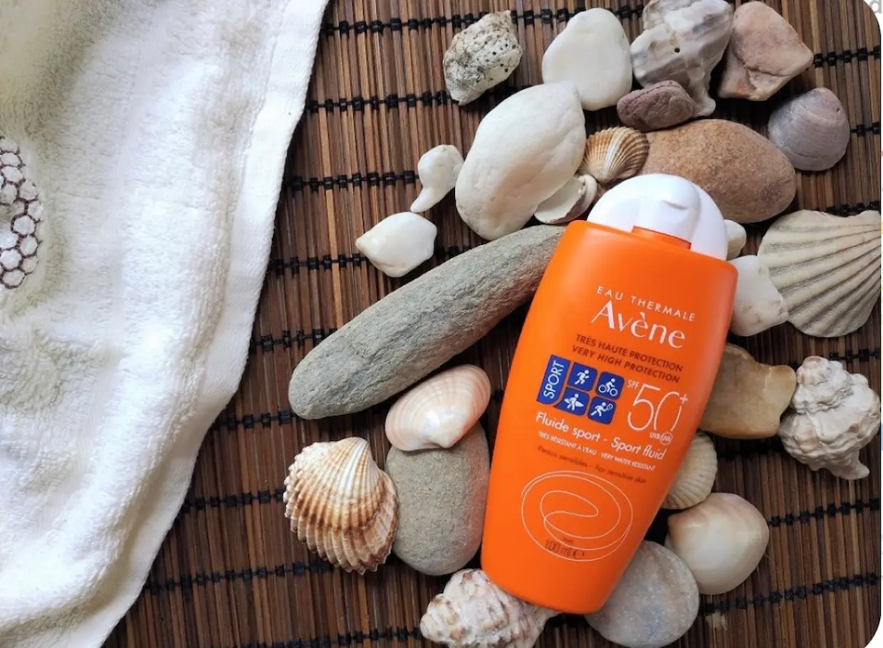 نکات کلیدی برای انتخاب بهترین کرم ضد آفتاب | انواع کرم ضد آفتاب و طریقه مصرف اصولی | مکیاژ 1404